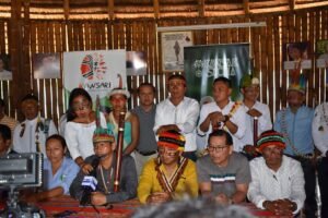 Lideres indigenas en el encuentro Kawsari