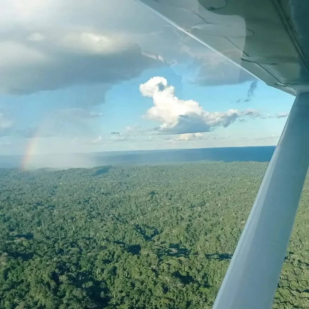 Vuelo de AeroSarayaku sobre Kawsak Sacha